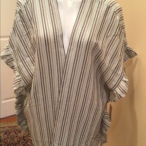 Sleeveless ruffled sides open jacket